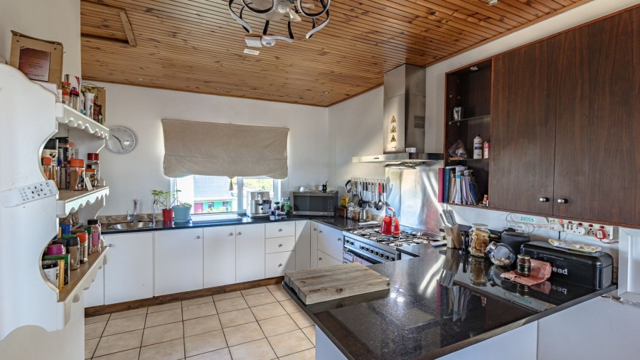 5 Bedroom Property for Sale in Bettys Bay Western Cape
